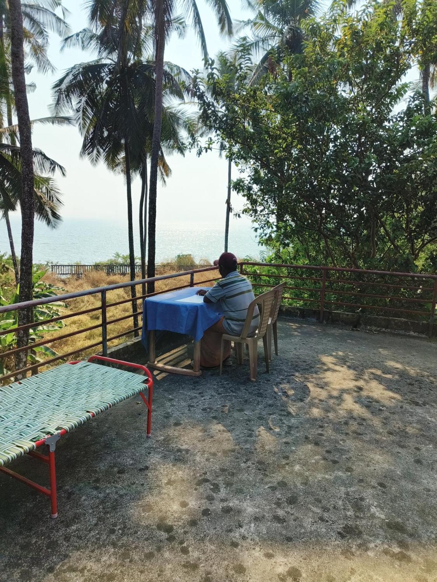 Bed and Breakfast Perch Next Door à Kannur Extérieur photo